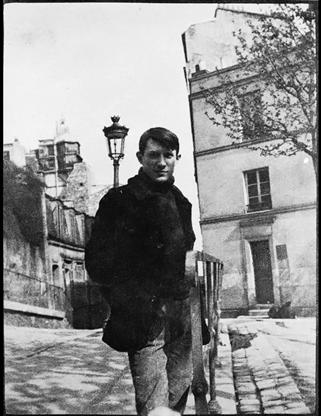 Picasso_1904_on-Place-Ravignan_LAC_389x300mm
