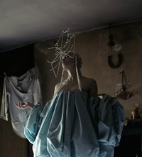 Dilara Findikoglu Spring 2019 Dennis Severs House Darkness