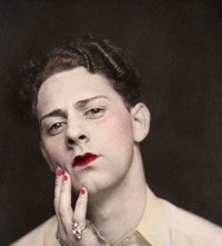 01_Press Images l Under Cover l Man in makeup, 192