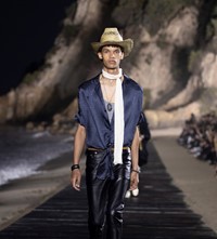 SAINT LAURENT_MEN_SS20_RUNWAY_29_HR