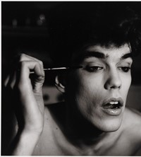 2.-Peter-Hujar,-David-Brintzenhofe-Applying-Makeup