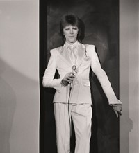 David Bowie Terry O’Neill portrait fashion style 1970s 70s