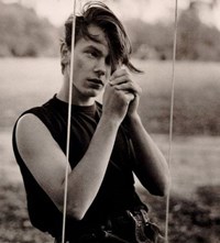 River Phoenix style fashion 90s grunge