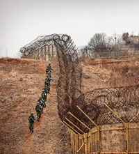 DMZ: Demilitarized Zone of Korea Park Jongwoo