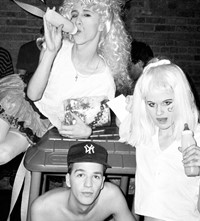 _johnSimonePhoto_MichaelAlig_with_HarlequinRomanze