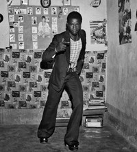 Le malien et ses chaussures têtes de nègre, 1975