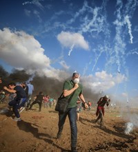 Mustafa Hassona Palestine protester iconic viral Gaza