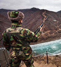 DMZ: Demilitarized Zone of Korea Park Jongwoo