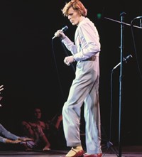 David Bowie Terry O’Neill portrait fashion style 1970s 70s