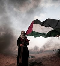 Mustafa Hassona Palestine protester iconic viral Gaza