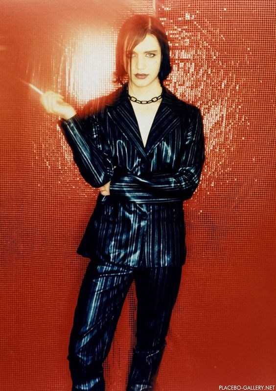 Brian Molko queer icon androgynous fashion style