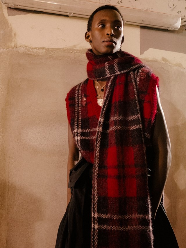 Backstage Alexander McQueen Men's Sarah Burton 2018 AW18