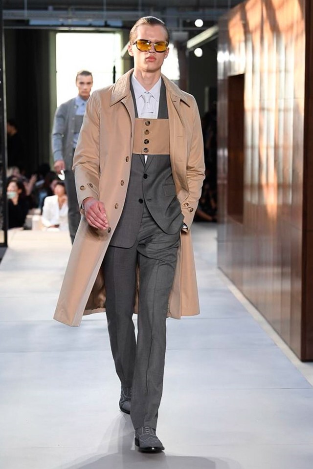 Burberry S/S19 SS19 Riccardo Tisci debut first show