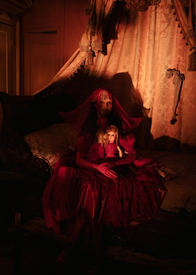 Dilara Findikoglu Spring 2019 Dennis Severs House Darkness