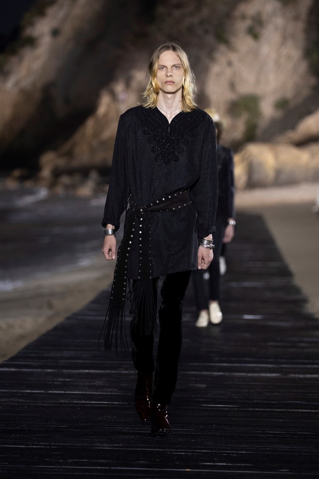 SAINT LAURENT_MEN_SS20_RUNWAY_04_HR