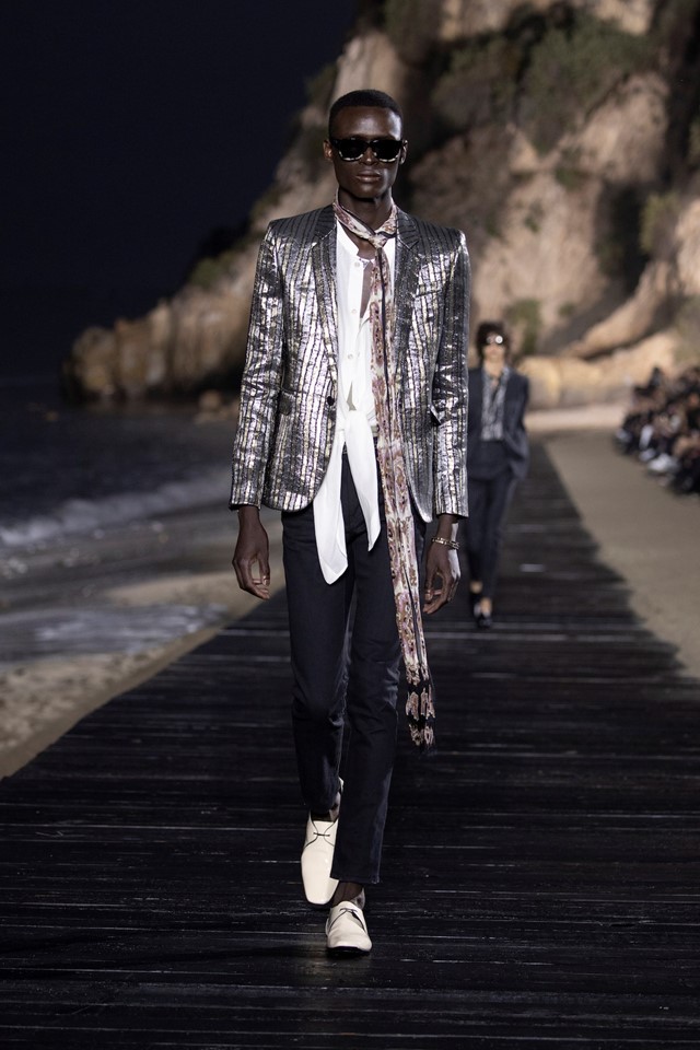 SAINT LAURENT_MEN_SS20_RUNWAY_17_HR