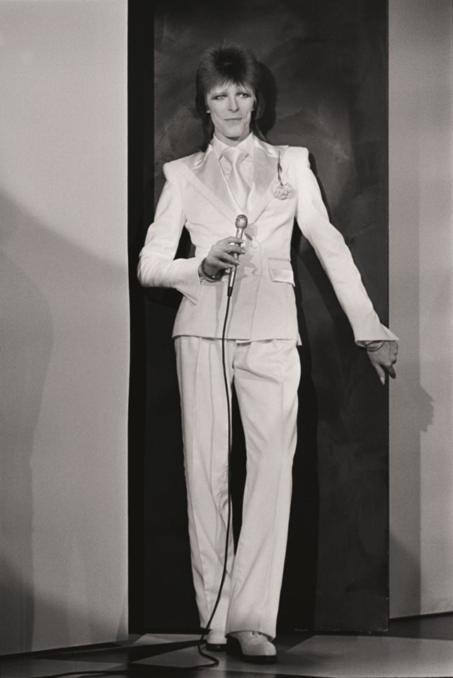David Bowie Terry O’Neill portrait fashion style 1970s 70s