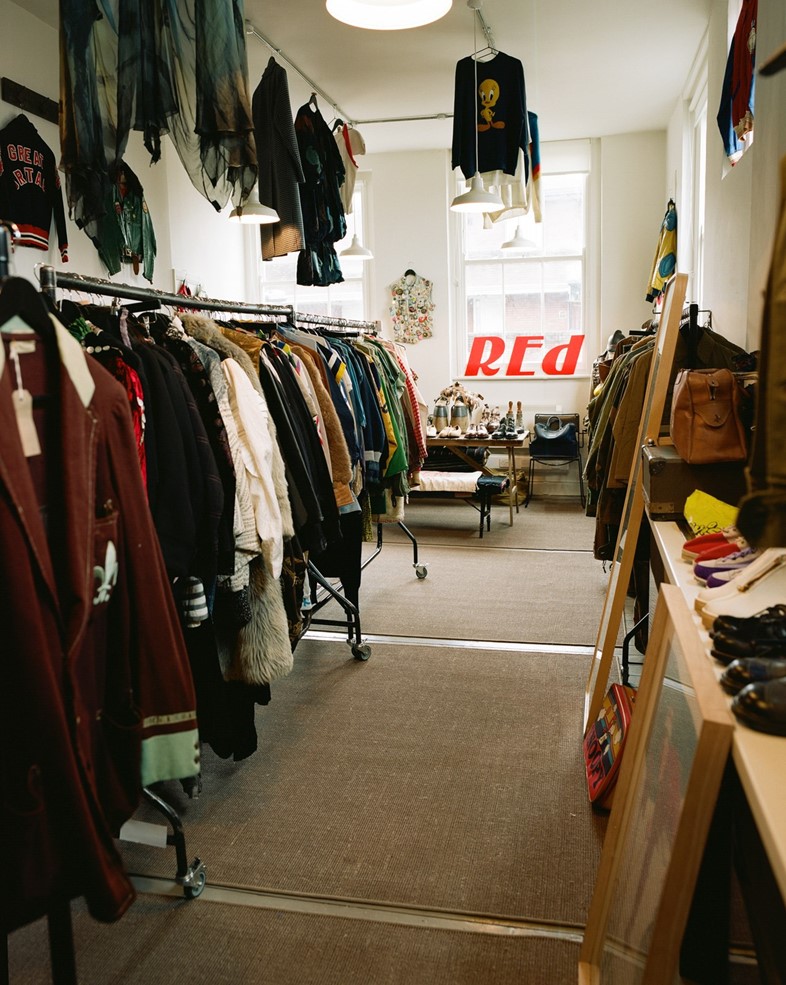 Somebody and Sons vintage shop Portabello Market