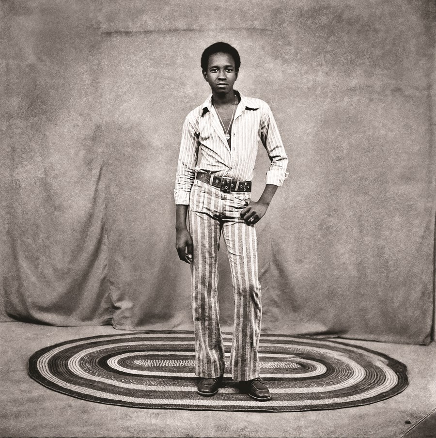 Portrait au Tapis, 1971 Sory Sanlé