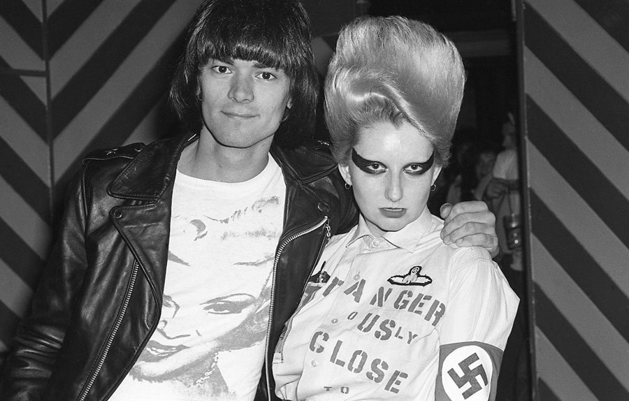 Dee-Dee-Ramone-with-Jordan-one-of-the-original-Eng