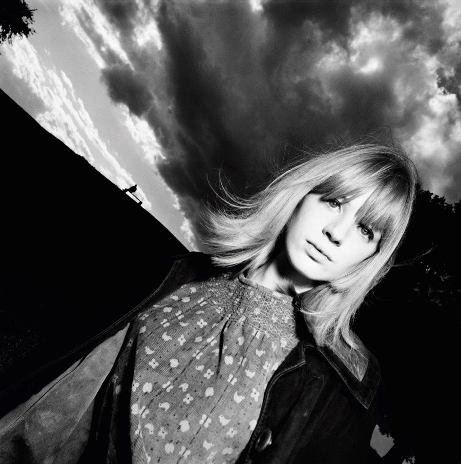 Marianne Faithful 1964 © David Bailey. Courtesy Ga