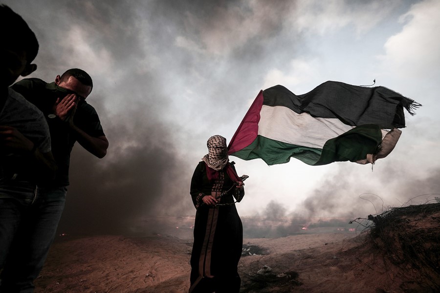 Mustafa Hassona Palestine protester iconic viral Gaza