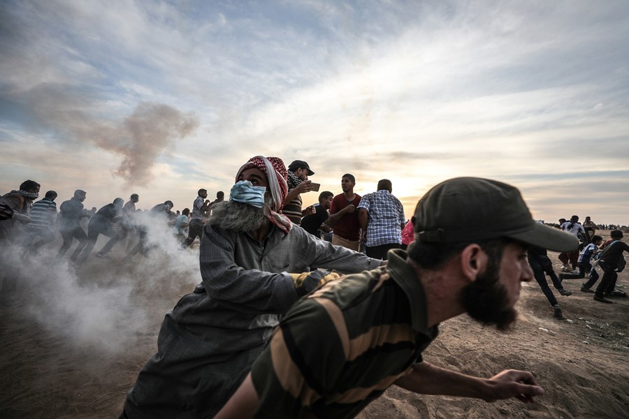 Mustafa Hassona Palestine protester iconic viral Gaza