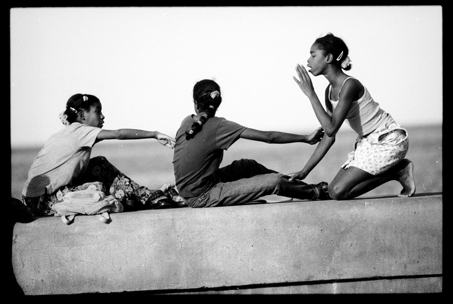 El Malecón Havana Cuba Henry Horenstein ElliottHalls photos
